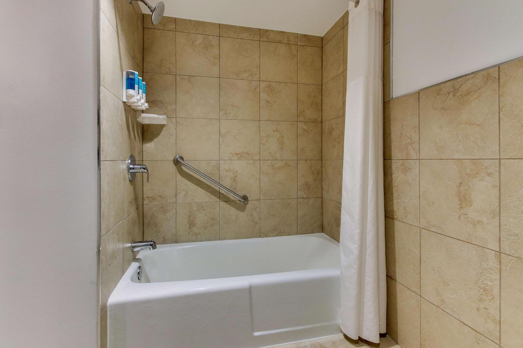 Drury Inn & Suites Poplar Bluff Ngoại thất bức ảnh